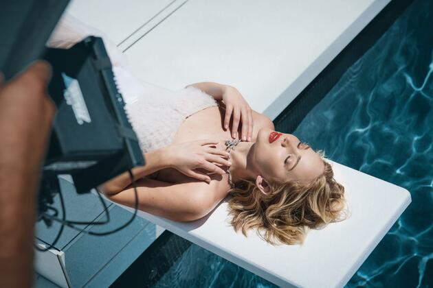 Дженнифер Лоуренс на съемках рекламной кампании Joy, Dior