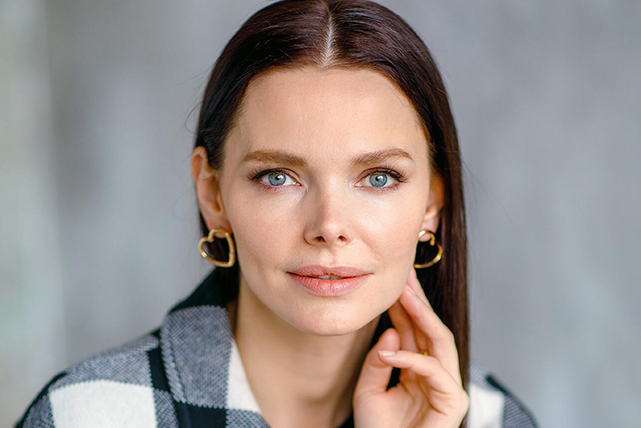 Почти три года кропотливой работы: Боярская вручила матери особенный подарок Почти три года кропотливой работы: Боярская вручила матери особенный подарок