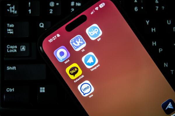 MAX и VK пропали из Google Play: что делать пользователям Android