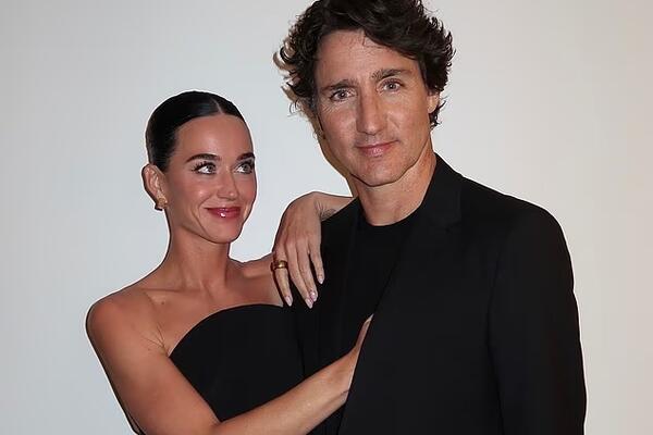 Никогда еще не была так безумно влюблена: Кэти Перри поделилась новым фото с бойфрендом  