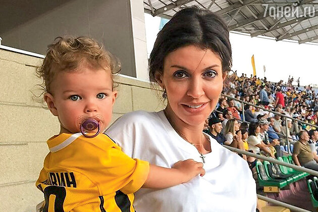 Алиса с дочерью Есенией