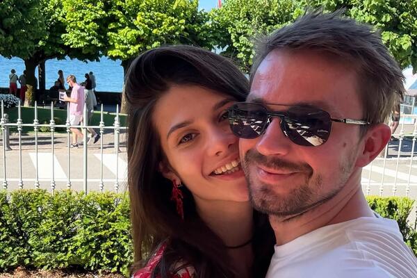 Второй медовый месяц: Петров с женой показали страсть на отдыхе в Италии