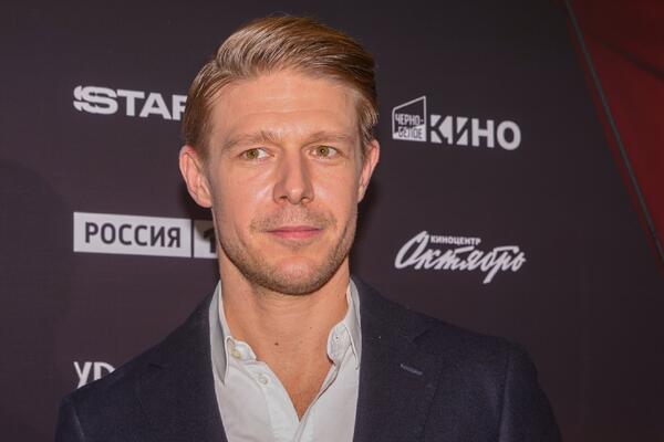 Стали известны подробности нового романа Ефремова &mdash; вместе нежатся на Бали