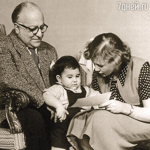 Рубен Евгеньевич Симонов с дедом и мамой