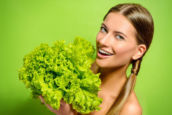 Зелень и листовые овощи: как выбрать и сохранить пользу надолго