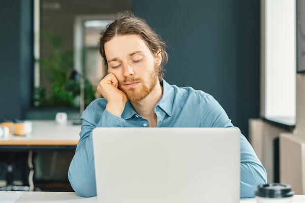 Выключается мозг: микросон и его влияние на организм