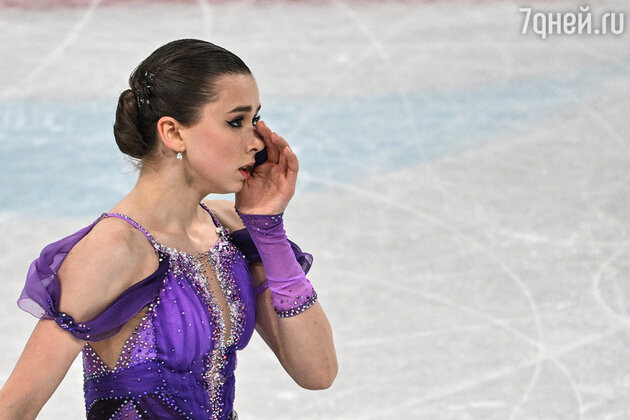 Камила Валиева в слезах на Олимпиаде