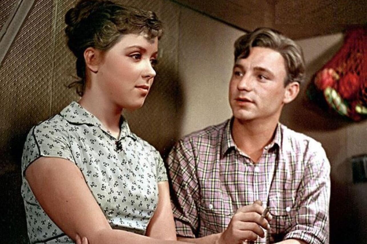 кадр из фильма «Девушка без адреса» (1958) фото