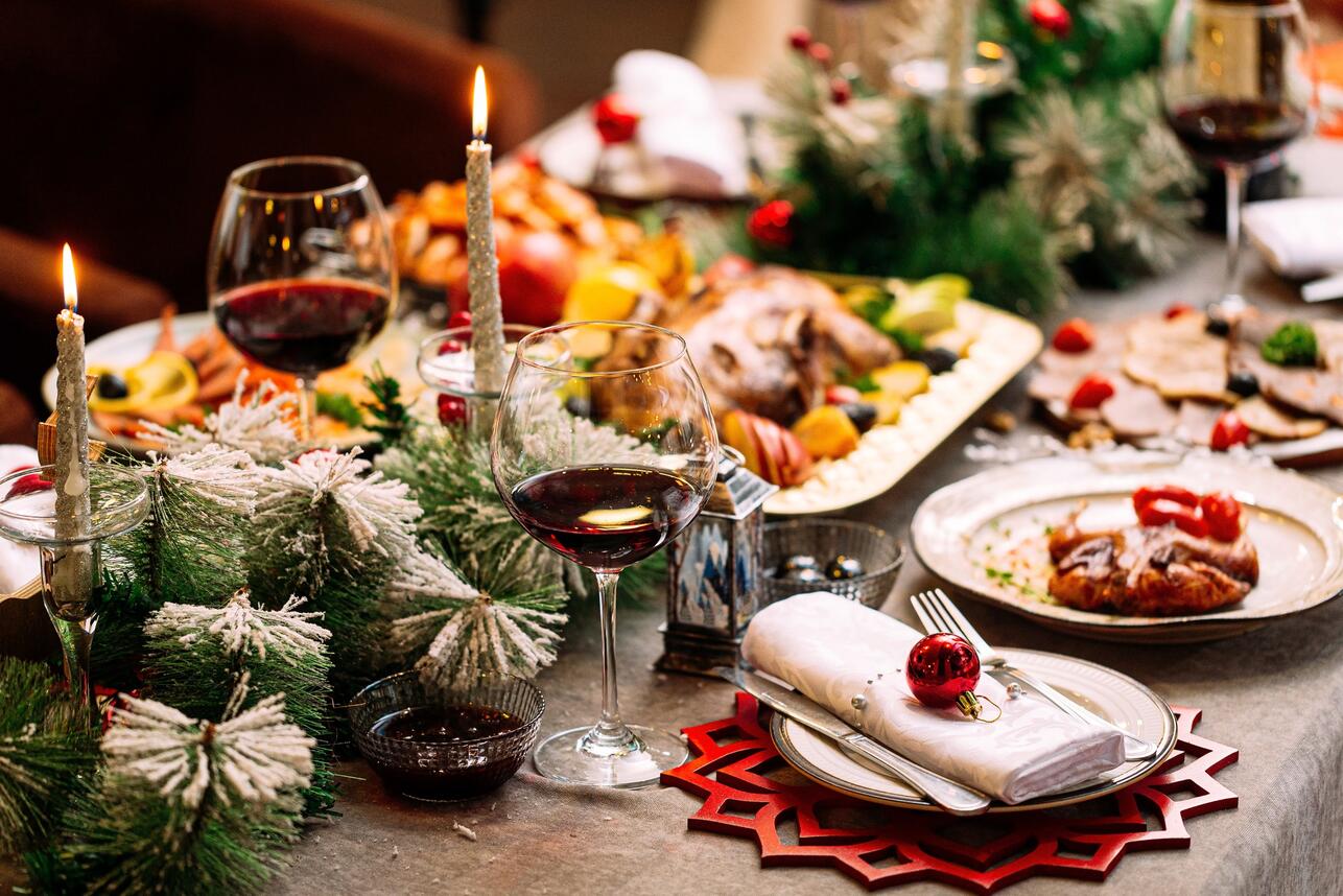 Новогоднее меню 2022 - простые рецепты горячих блюд, салатов и закусок на новогодний стол