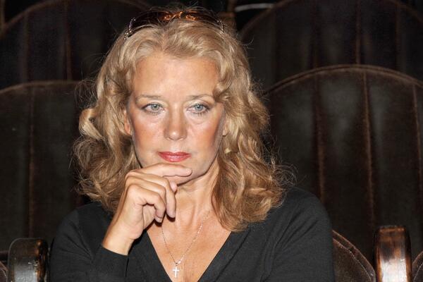 «Он пил»: Алферова не смогла утаить правду о проблемах Абдулова