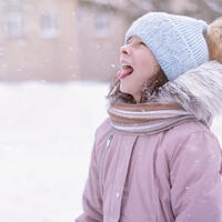 Не ловите ртом снежинки: чем можно заразиться от снега