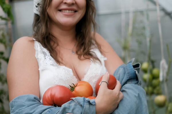 Увеличите урожай и спасете от фитофторы — «золотой эликсир» для томатов