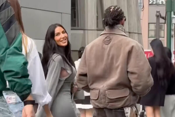 Романтические каникулы: Ким Кардашьян засекли с Хэмилтоном в Японии