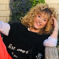«Мне было так стыдно!» Алла Пугачева отчитала Аниту Цой прямо на сцене «Мне было так стыдно!» Алла Пугачева отчитала Аниту Цой прямо на сцене