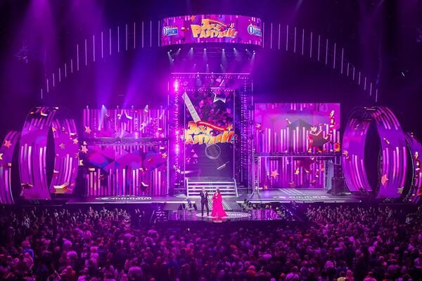 «Радио Шансон» объединяет поколения! Всенародная танцплощадка «Ээхх, Разгуляй!» собрала более десяти тысяч ценителей душевной музыки