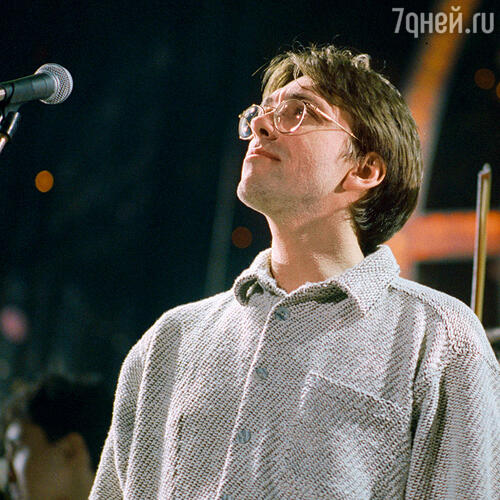 Сергей не мог понять, почему я предпочла ему Гребенщикова. На получении приза молодых кинематографистов России «Зеленое яблоко — золотой листок» за музыку к фильму «Над темной водой»