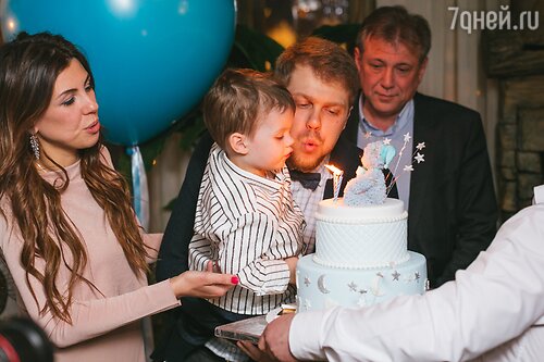 Внук Турецкого Ваня с родителями Наташей и Дмитрием