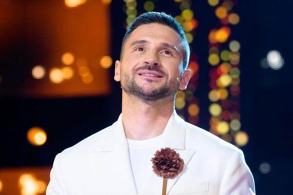 Сергей Лазарев похвастался подарком от Киркорова за 30 тысяч рублей