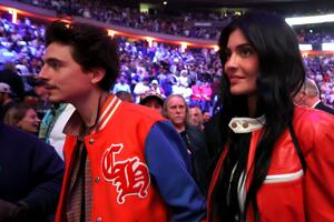 Кайли Дженнер позволила себе пикантный намек о своей интимной жизни с Тимоти Шаламе Кайли Дженнер позволила себе пикантный намек о своей интимной жизни с Тимоти Шаламе