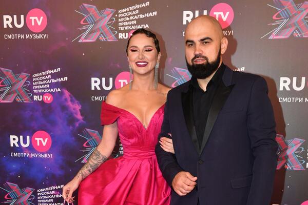 После ухода Анны Дзюба Артик показал свой загородный дом за 30 миллионов