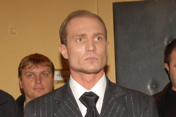 Похудел на 25 килограммов: болезнь изменила Костомарова до неузнаваемости 