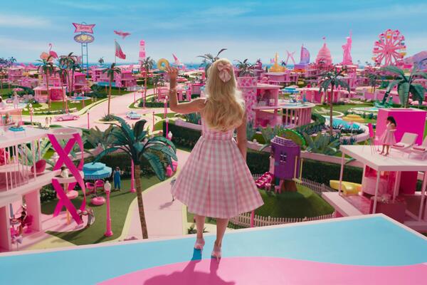 Из-за съемок «Барби» в мире закончился розовый цвет