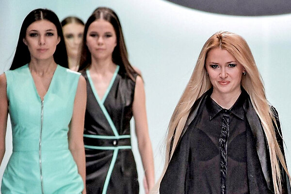 Попади на показ Элеоноры Амосовой