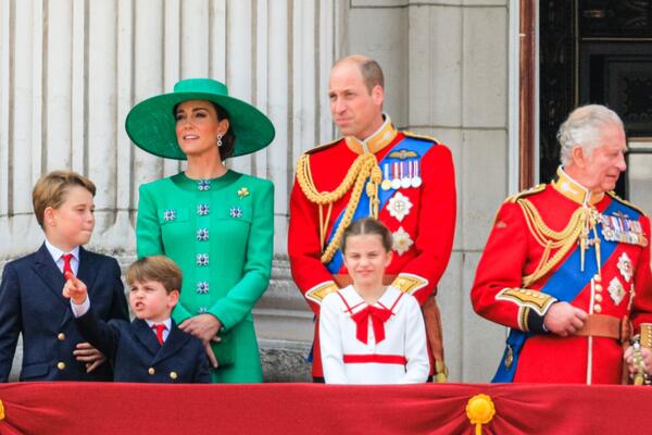 Все против Карла: даже Кейт Миддлтон с Уильямом отказались подчиниться королю 