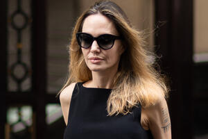 Анджелина Джоли обвинила в своей тяжелой болезни Брэда Питта  