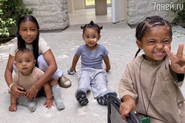 Дети Ким Кардашьян и Канье Уэста - фото