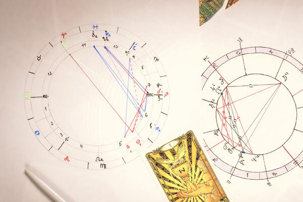 Ракам — взлет, а Тельцам — затишье: прогноз по древней системе Джйотиш до 5 апреля для всех знаков
