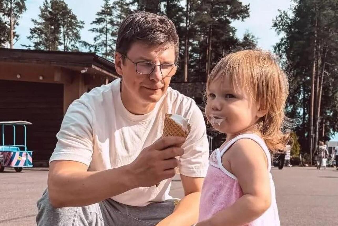 Папина копия: Аршавин впервые за долгое время попал на фото с подросшей дочерью Папина копия: Аршавин впервые за долгое время попал на фото с подросшей дочерью