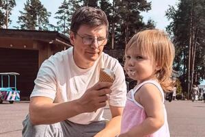 Папина копия: Аршавин впервые за долгое время попал на фото с подросшей дочерью 