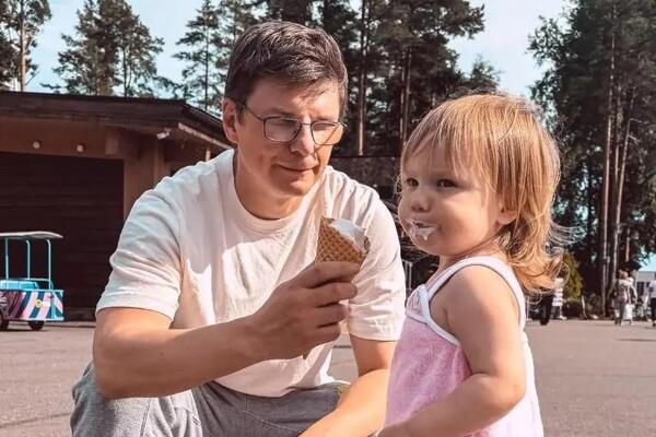Папина копия: Аршавин впервые за долгое время попал на фото с подросшей дочерью 