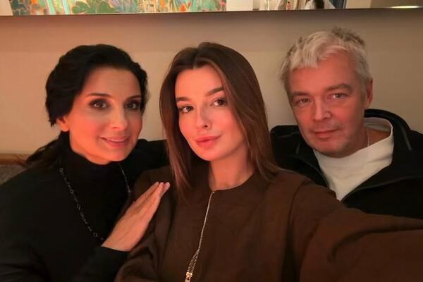 Событие года для супругов: Стриженова с мужем принимают поздравления