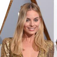 Предполагаемая разлучница Анджелины Джоли и Брэда Питта вышла замуж Предполагаемая разлучница Анджелины Джоли и Брэда Питта вышла замуж