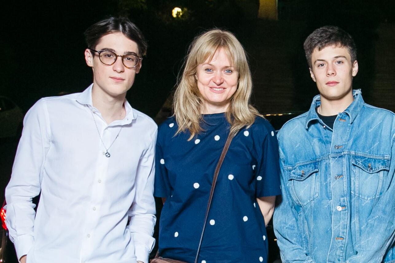 Жалаңаш қыздардың фотосессиясы Бейне жинақ