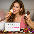 Ведро мороженого и шоколад: почему перед месячными так хочется сладкого