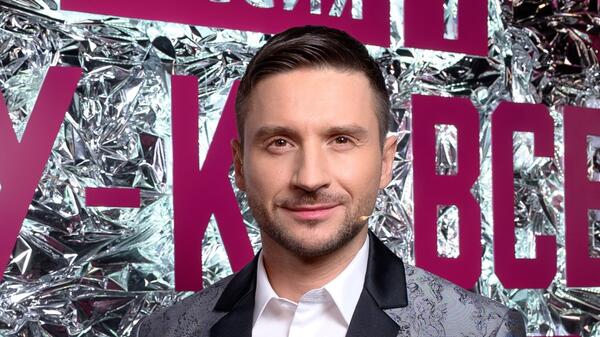 Лазарев пристыдил экспертов шоу «Ну-ка, все вместе!»: «Для сотни это провал!»