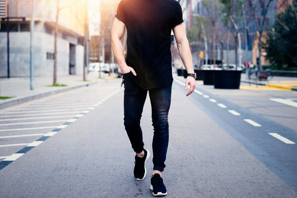 Мужские джинсы: тренды осень-зима 2020-2021