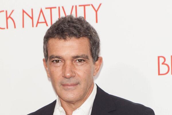 Антонио Бандерас сообщил, что заразился коронавирусом 