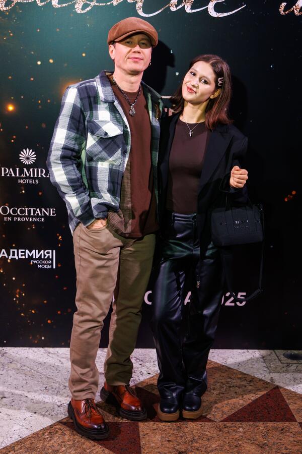 Юлия Такшина впервые вышла на подиум вместе со взрослым сыном