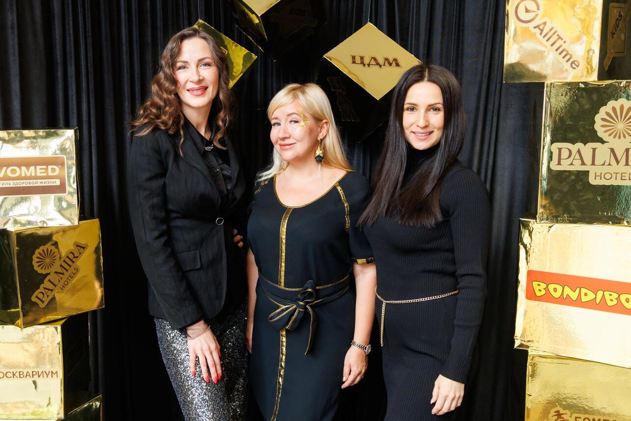 Юлия Такшина впервые вышла на подиум вместе со взрослым сыном