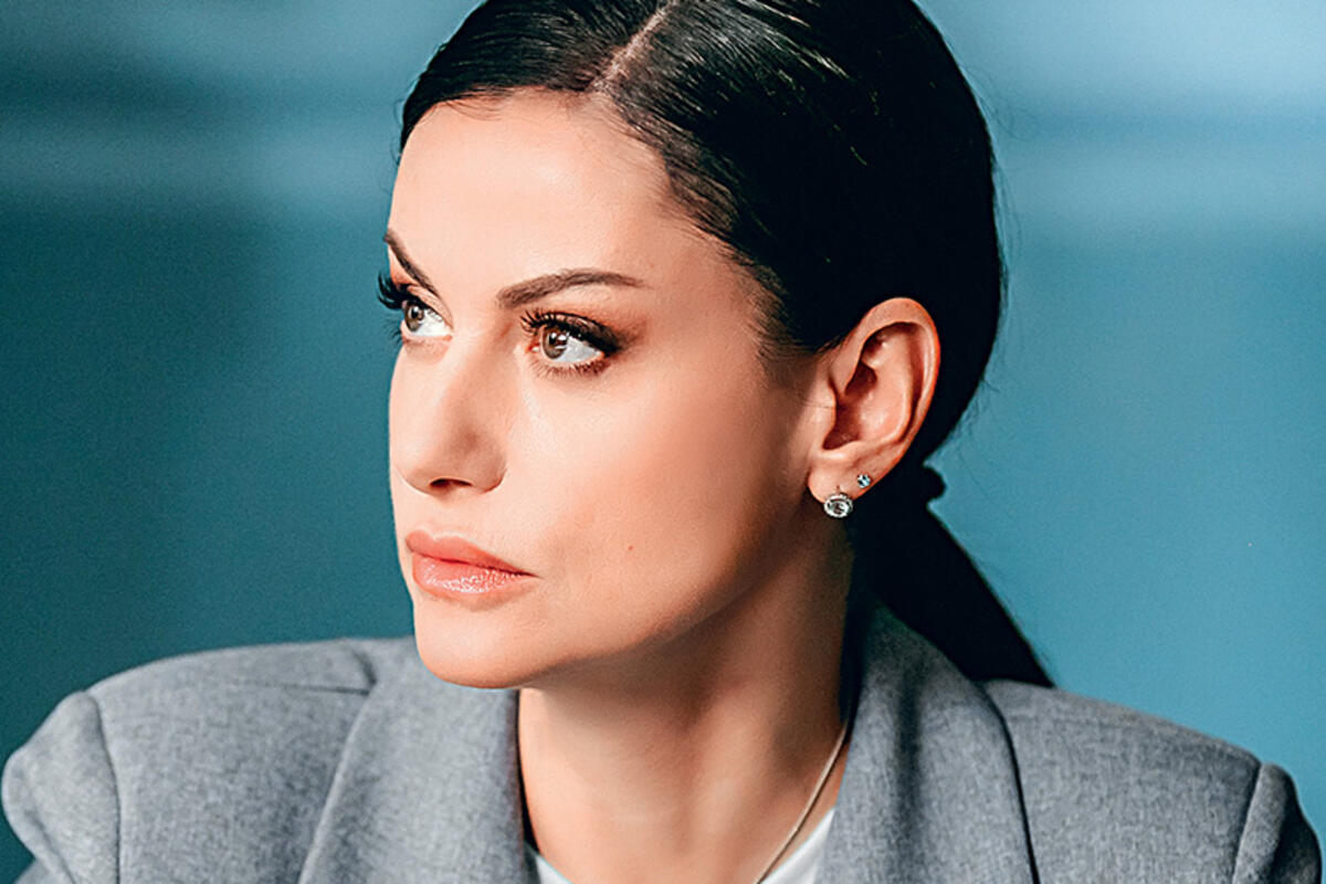 Әдемі және бай әйелдердің порносы Үштік секс видео