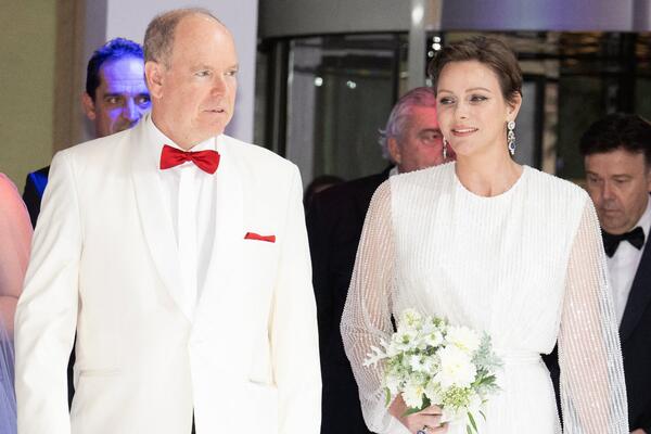 Княгиня Шарлен пытается спасти репутацию мужа  