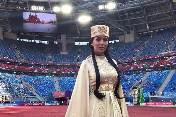 Образ дня: Алсу в KHAN