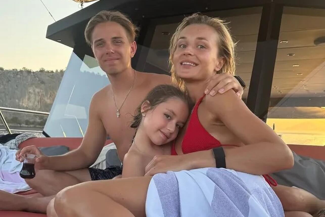 «Кожа да кости»: Полину Гагарину накрыло волной хейта из-за снимков в бикини «Кожа да кости»: Полину Гагарину накрыло волной хейта из-за снимков в бикини