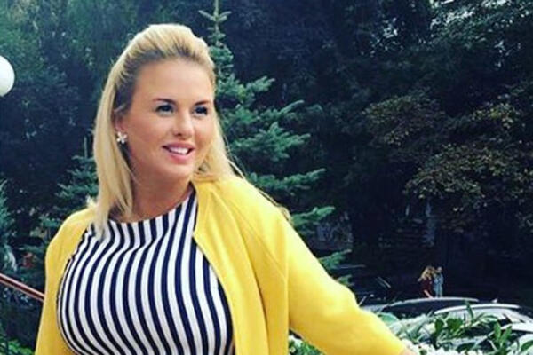 Образ дня: Анна Семенович в Emansipe