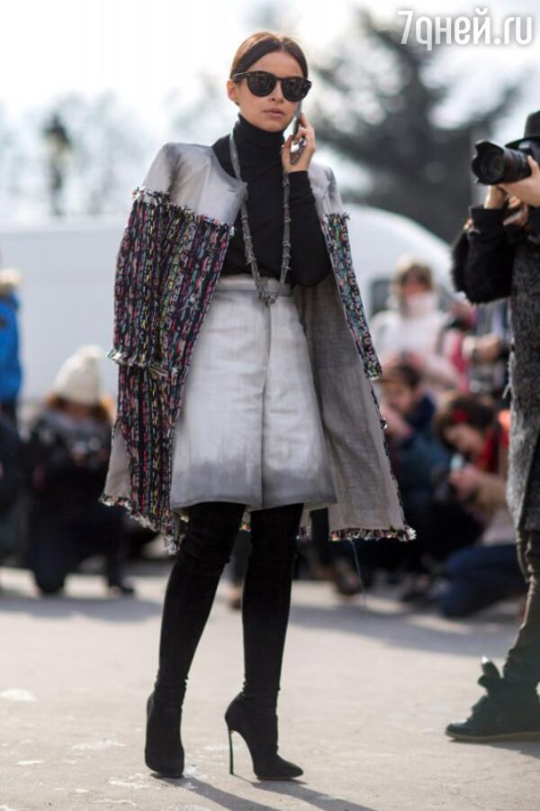 Мирослава Дума в наряде от Chanel на показе Chanel на неделе моды в Париже