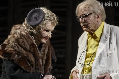 Ольга Прокофьева и Игорь Костолевский в гриме 90-летних стариков